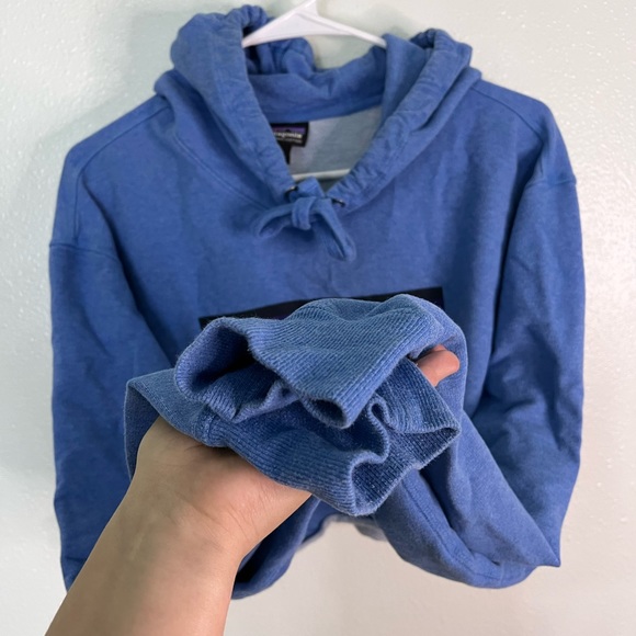 Large Patagonia cropped hoodie - Picture 4 of 5